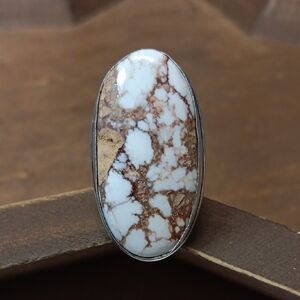 Elegant White and Brown Stone Ring